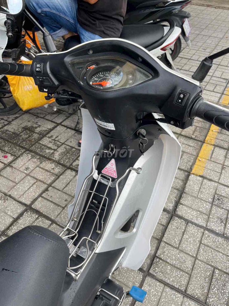 gia đình dư dùng bán lại cho anh chị em cần xài. Mua bán Xe máy tại Thành phố Long Xuyên An Giang được đăng bởi Phan tan tai hình 4