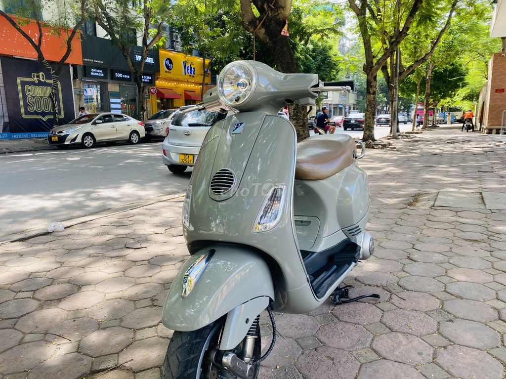 VESPA 2016 mới 95% xe đẹp chạy êm, máy móc zin