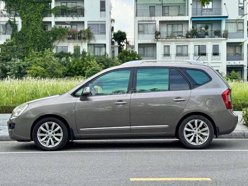 Kia Carens 2011, двигатель 2.0, мощный