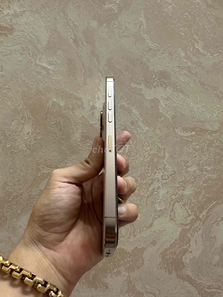 Apple iPhone 16 Pro Max Vàng Đã dùng. Mua bán Điện thoại tại Quận Tân Phú Tp Hồ Chí Minh được đăng bởi Ho Minh Thai hình 1