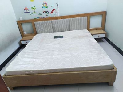Giường gỗ sồi mỹ chưa sử dụng+2tập đầu giường