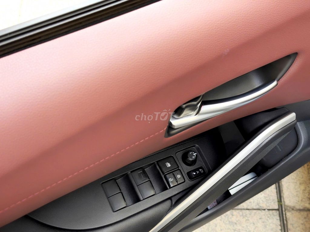 Toyota Corolla Cross 1.8HV 2020, tiết kiệm với HV. Mua bán Ô tô tại Quận Long Biên Hà Nội được đăng bởi Long Biên Cars hình 9