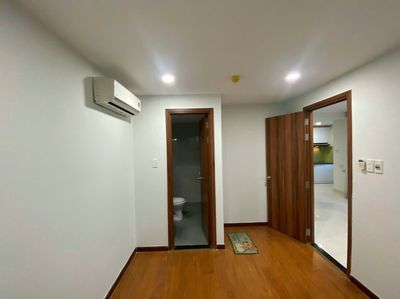 CHO THUÊ CĂN GÓC CÓ BAN CÔNG 2PN SẴN RÈM, MÁY LẠNH: 4TR5 - SAMSORA