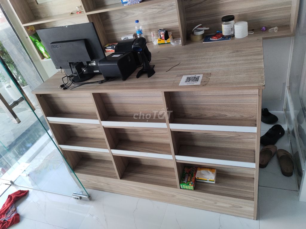 Thanh lý kệ siêu thị, bàn tính tiền, máy tính tiền
