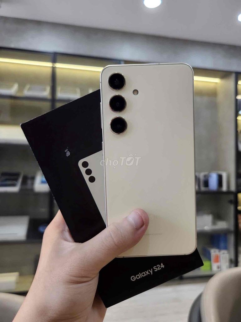 Samsung Galaxy S24 256GB Vàng 99% Full Box VN/A. Mua bán Điện thoại tại Quận 8 Tp Hồ Chí Minh được đăng bởi TRƯỜNG MOBILE  hình 1