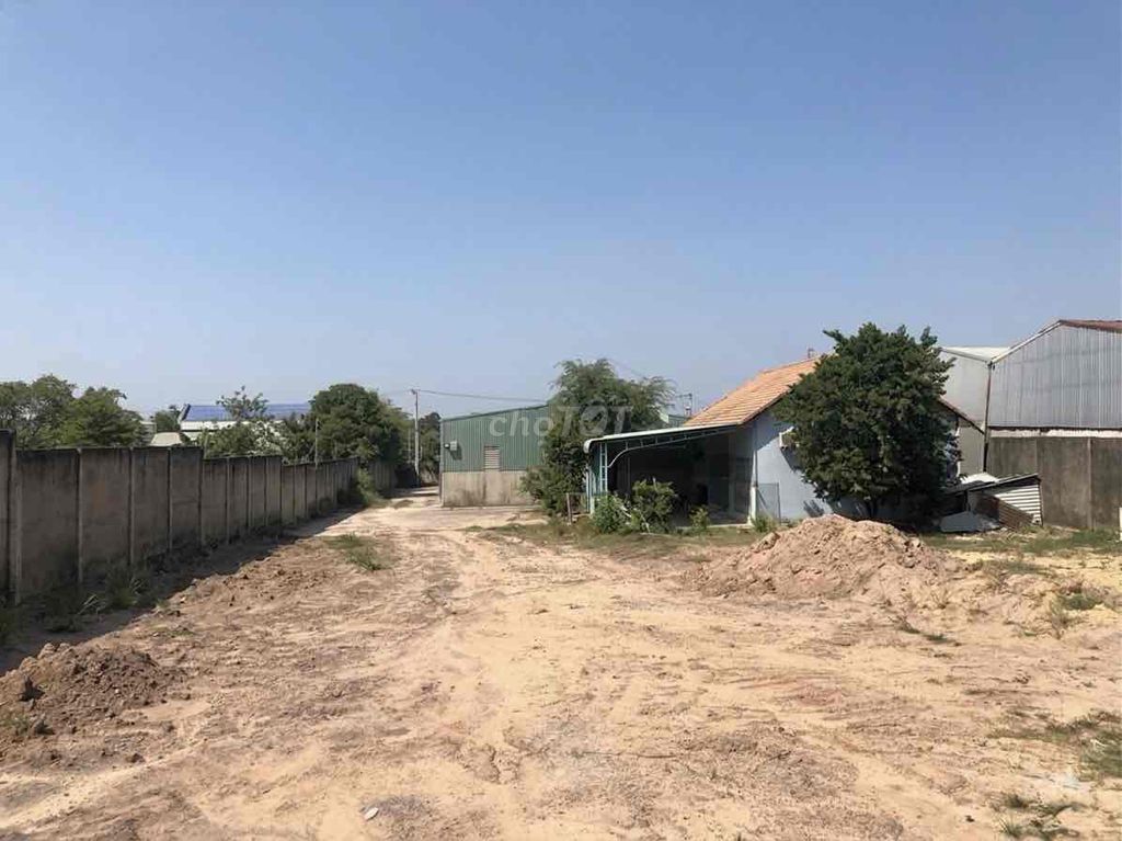 BÁN KHO XƯỞNG NHÀ VÀ ĐẤT 3200M2