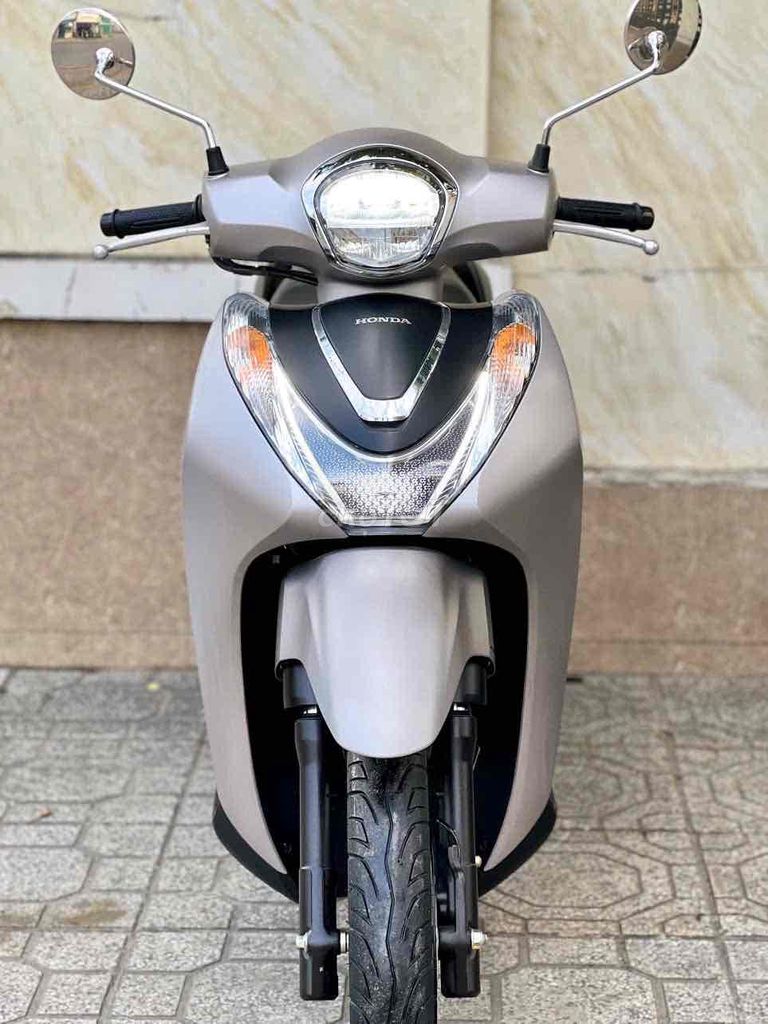 Honda SH Mode ABS Smartkey Xám đen 9chủ sang tên. Mua bán Xe máy tại Quận 12 Tp Hồ Chí Minh được đăng bởi CHXM Phương Nam Chuyên Bán Xe Trả Góp Bao Nợ Xấu hình 5