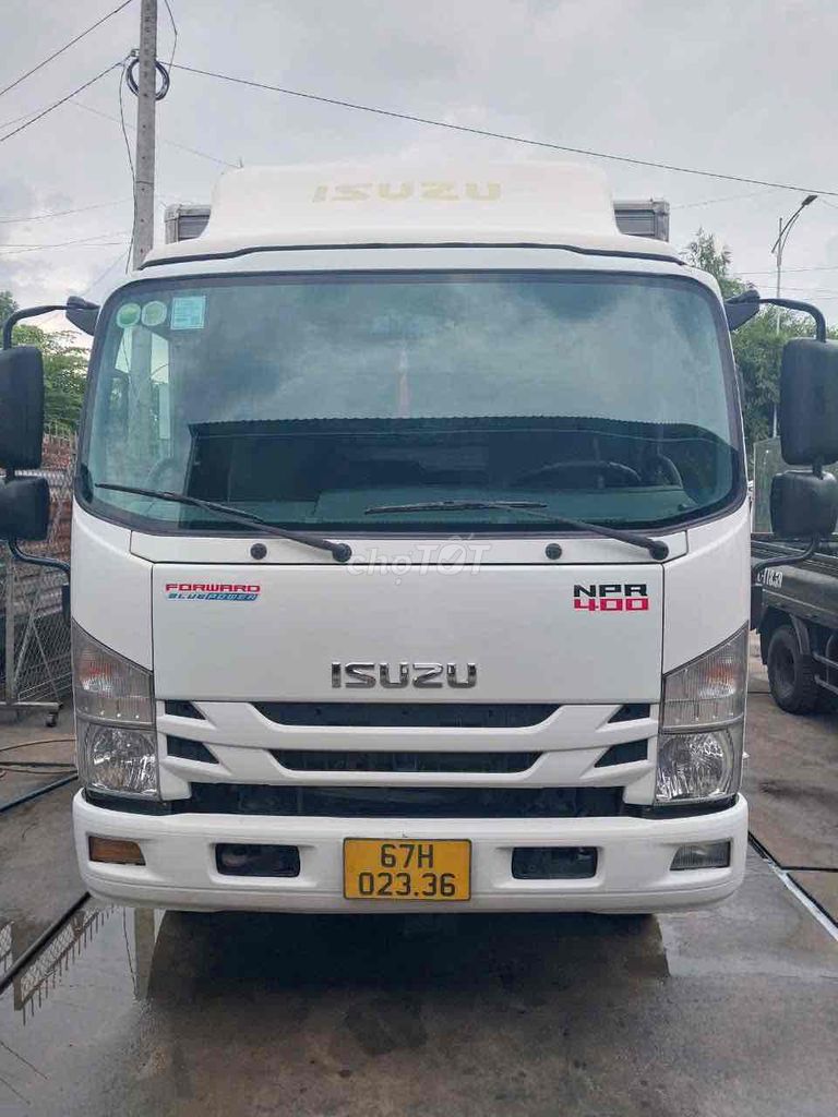 Isuzu NP 4 tấn thùng 5m2 Thùng inox đà inox