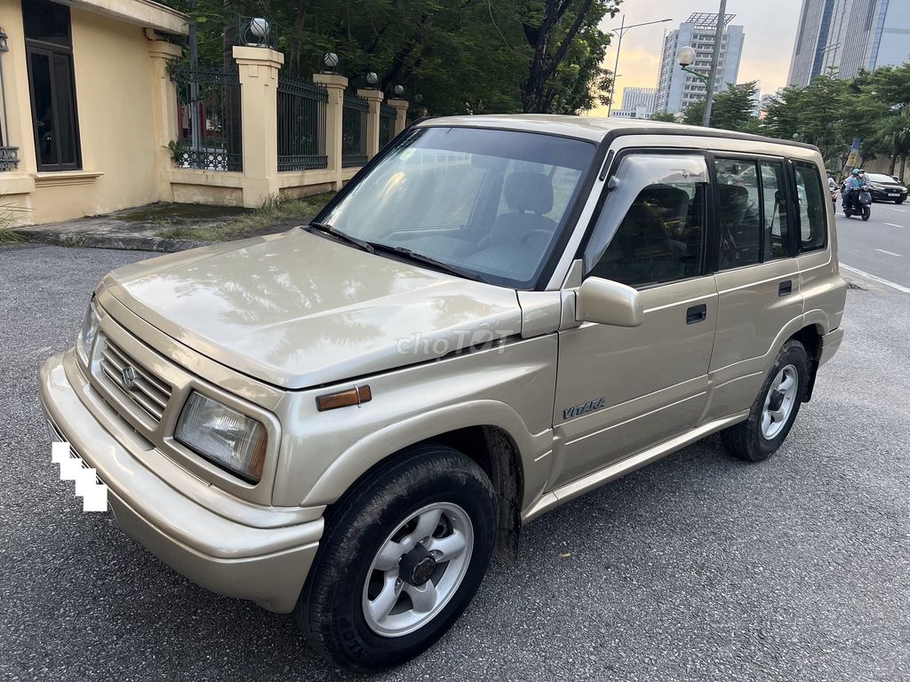 Suzuki Vitara JLX 2004 1.6L MT 4WD песочный