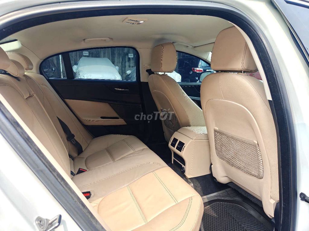 Jaguar Xe sx 2015 nhập anh quốc. Mua bán Ô tô tại Quận 4 Tp Hồ Chí Minh được đăng bởi Cuong Ly  hình 14