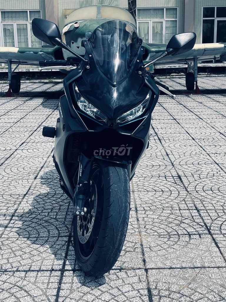 Honda CBR650R 2023 Black Edition 10500 км