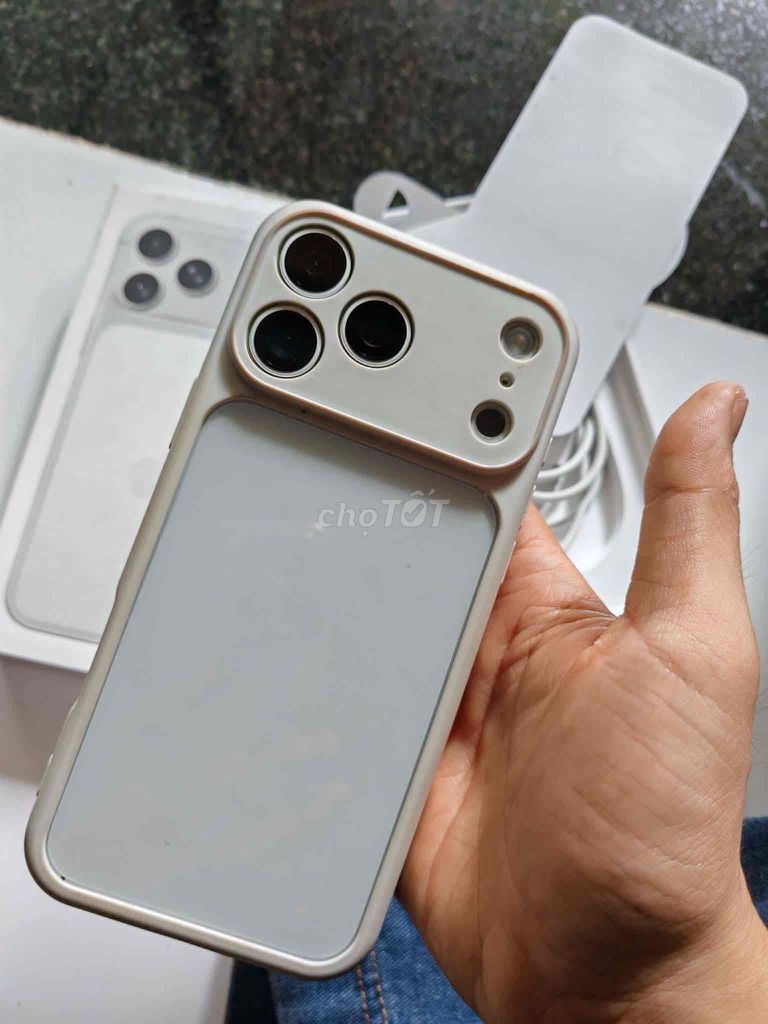 Apple iPhone 17 Pro Max Bạc Qte Mỹ  bao hanh dai. Mua bán Điện thoại tại Thành phố Biên Hòa Đồng Nai được đăng bởi Bi phone hình 1