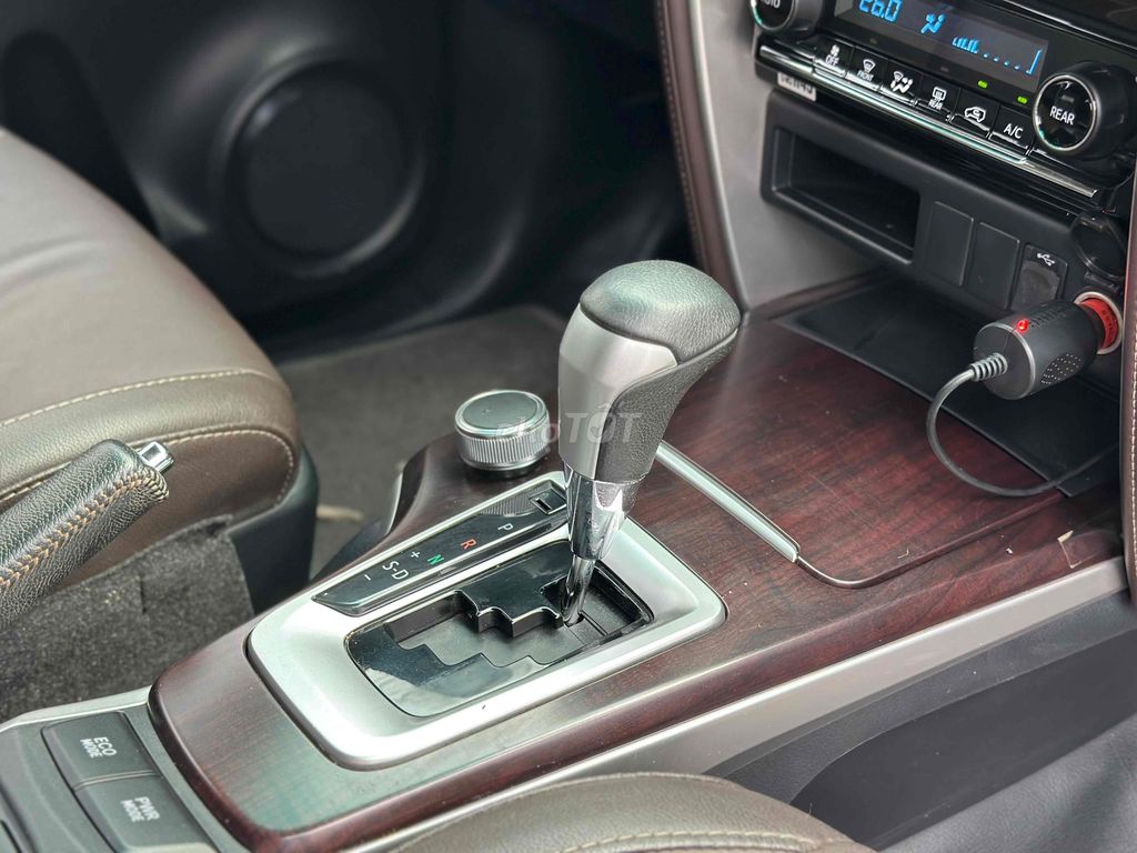 Fortuner xăng nhập khẩu Indo 1chủ bảo dưỡng Toyota. Mua bán Ô tô tại Huyện Hóc Môn Tp Hồ Chí Minh được đăng bởi Hiền Nguyễn hình 5