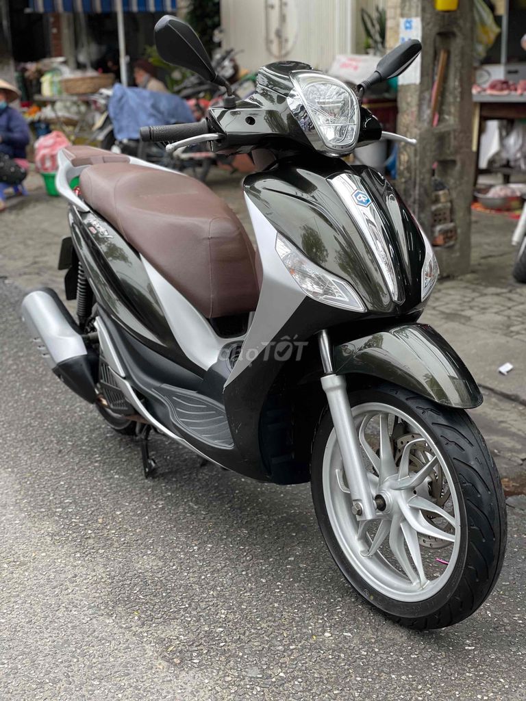 Piaggio Medley I-get 2 thắng ABS. Mua bán Xe máy tại Quận Hải Châu Đà Nẵng được đăng bởi Tuan Nguyen hình 4