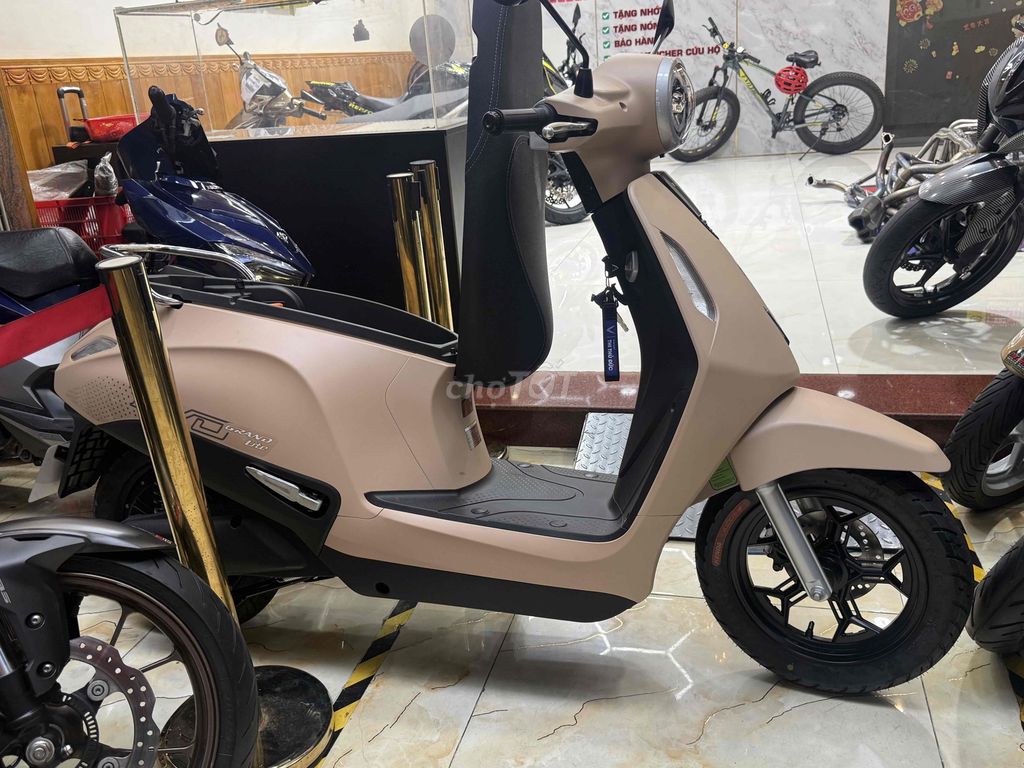 Электроскутер Evo Grand Lite, новый 100%, с номерами