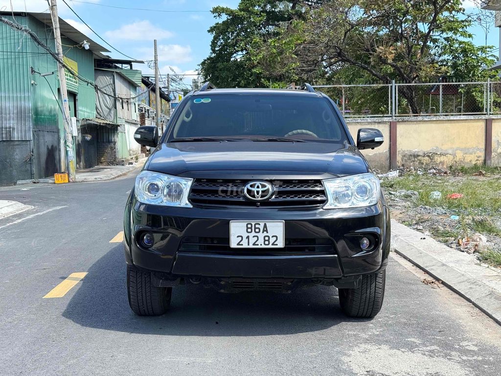 Toyota Fortuner 2009 2.7V - 88000 km