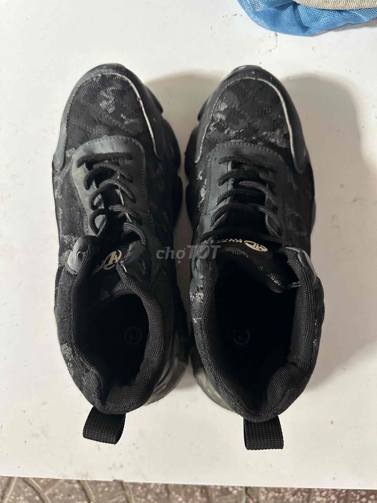 Giày thể thao unisex đế chống đinh đen. Mua bán Giày dép tại Huyện Nhơn Trạch Đồng Nai được đăng bởi Duy hình 1