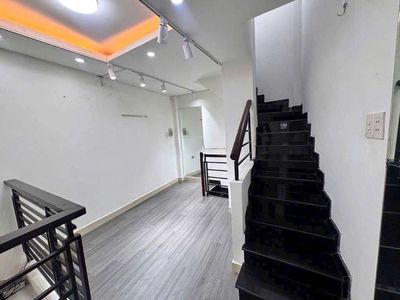 Аренда · 2 комн. · 28 м² · Quận 11, ул. Đường Hà Tôn Quyền