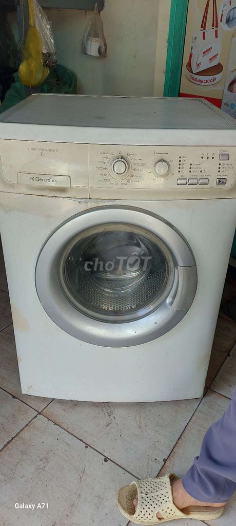 Máy giặt Electrolux 7 kg đang xài tốt bán