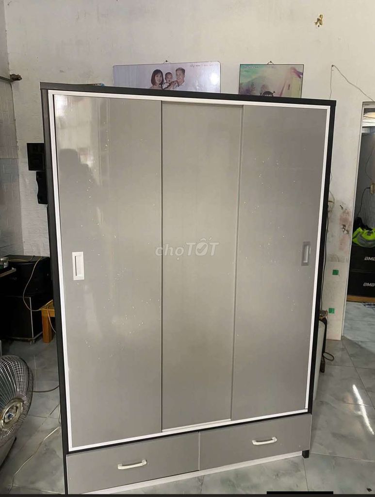 TỦ NHỰA CỬA LÙA 3 CÁNH KHUNG MÀU ĐEN CÁNH XÁM . Mua bán Tủ, kệ gia đình tại Quận 1 Tp Hồ Chí Minh được đăng bởi Tủ nhựa đài loan hoàng quân hình 1