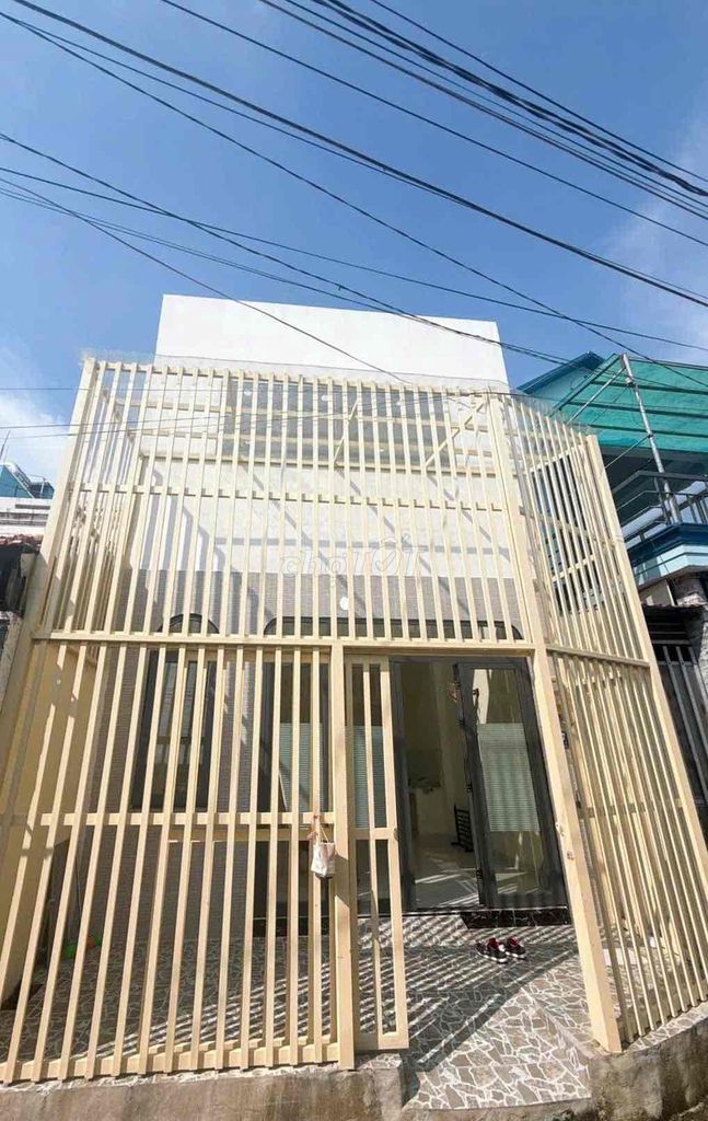 BÁN NHÀ MỚI 2 TẦNG HẺM XE HƠI HÓC MÔN – NGANG 5M – GẦN QUỐC LỘ 22 – CH
