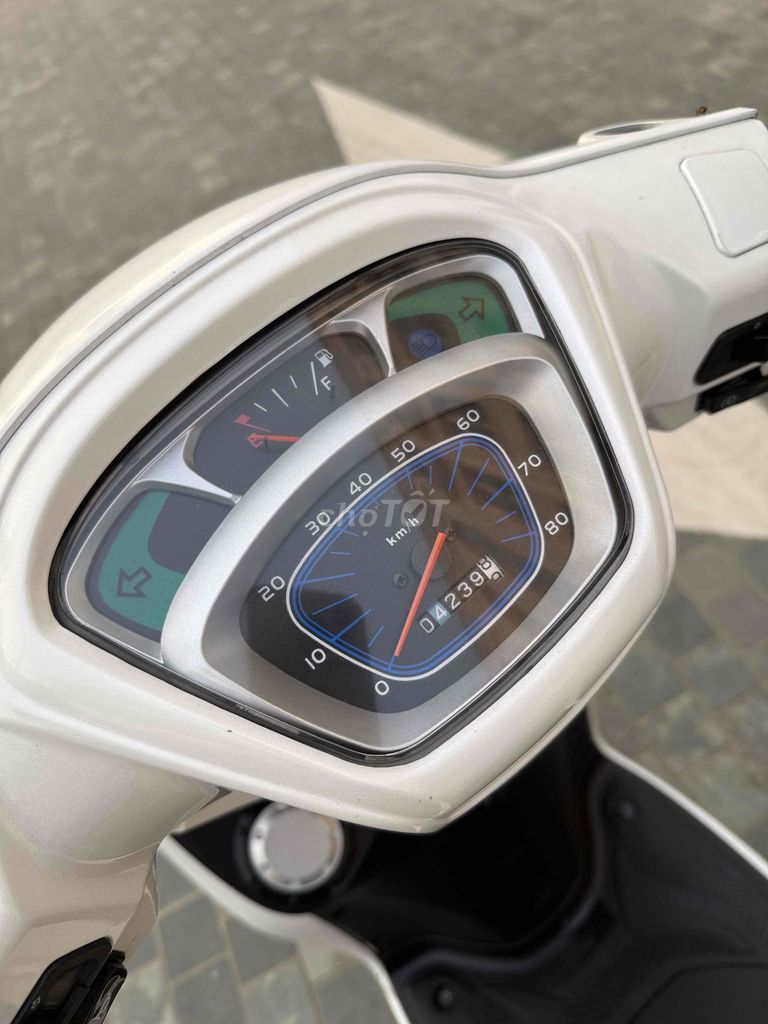 Cửa hàng thanh lý Kimco hermosa 50cc học sinh. Mua bán Xe máy tại Quận Bắc Từ Liêm Hà Nội được đăng bởi Hữu Nhuận hình 5