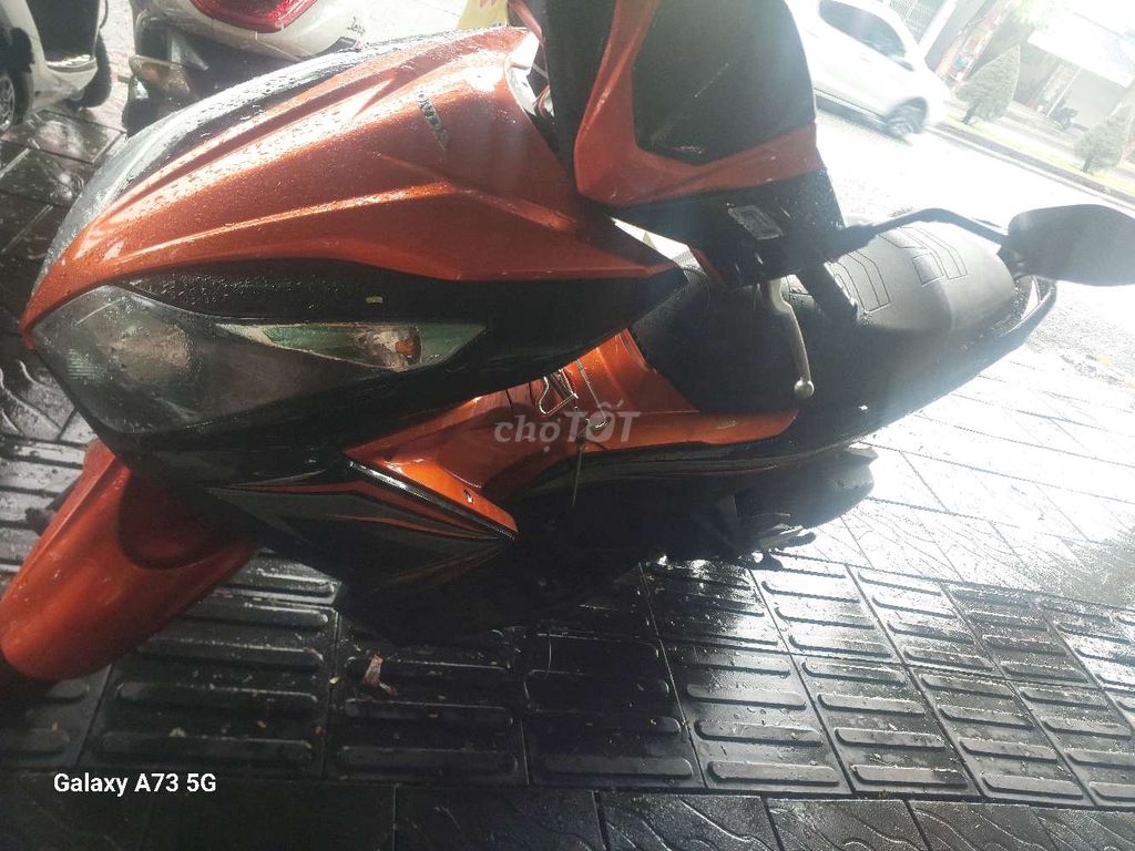 Honda Air Blade 2015 красно-чёрный