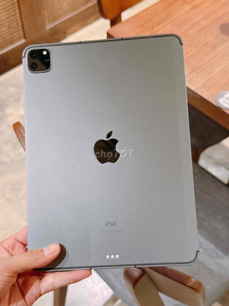 Apple iPad Pro M1 11 inch 256GB bản sim 5G. Mua bán Máy tính bảng tại Quận 3 Tp Hồ Chí Minh được đăng bởi Kim Thanh  hình 1