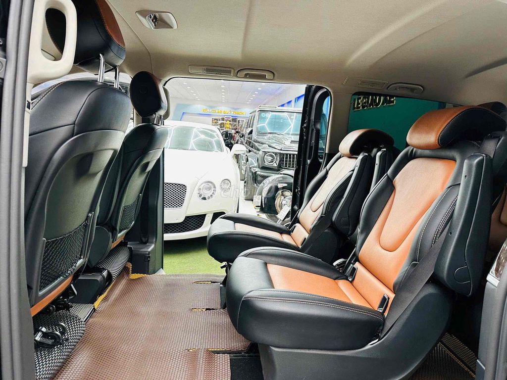 Mercedes-Benz V250 2018 Đen. Mua bán Ô tô tại Quận 8 Tp Hồ Chí Minh được đăng bởi Hồng Phúc hình 11