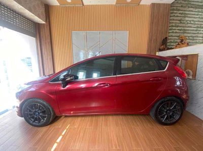 Gia đình cần bán Ford Fiesta 2016 1.0 AT Sport