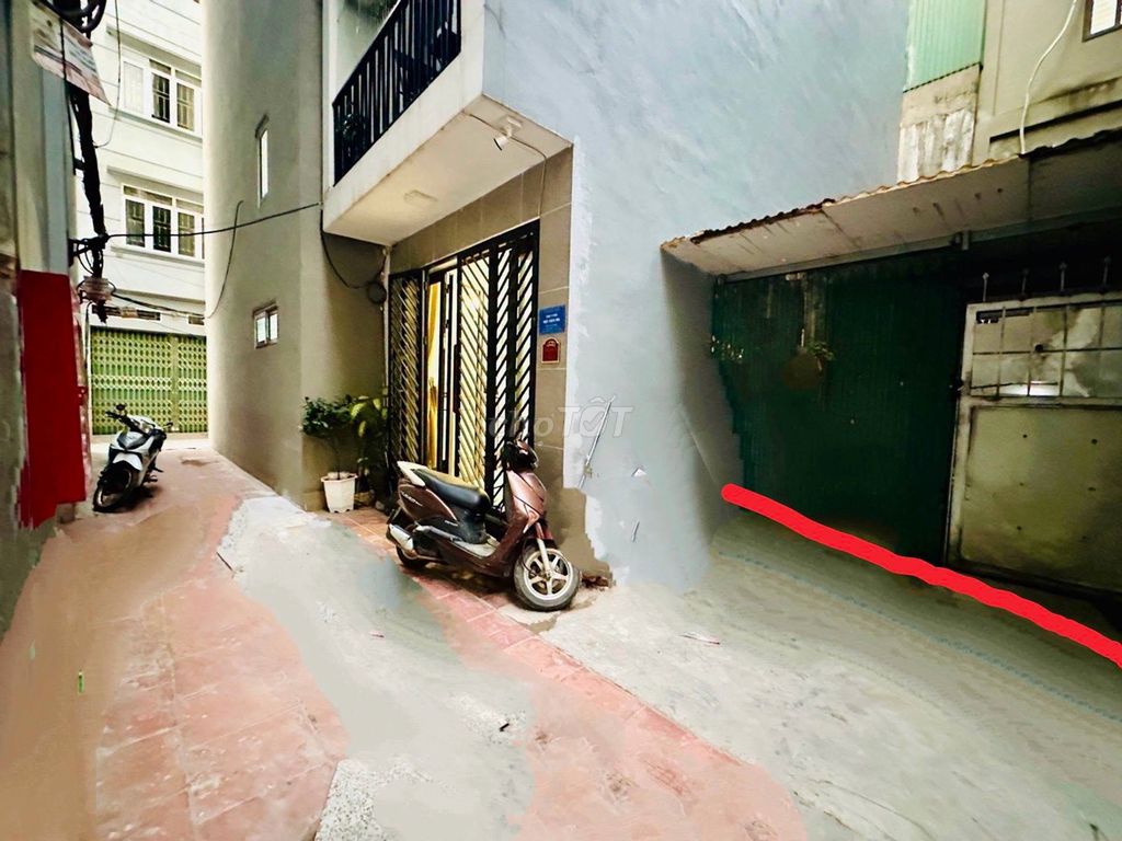 Nhà Phố Trạm, Long Biên, Ô tô đỗ cửa - ảnh 3