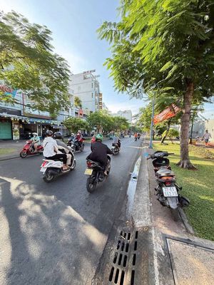bán nhà mặt tiền đường đồng đen 9.5x27 2 lầu