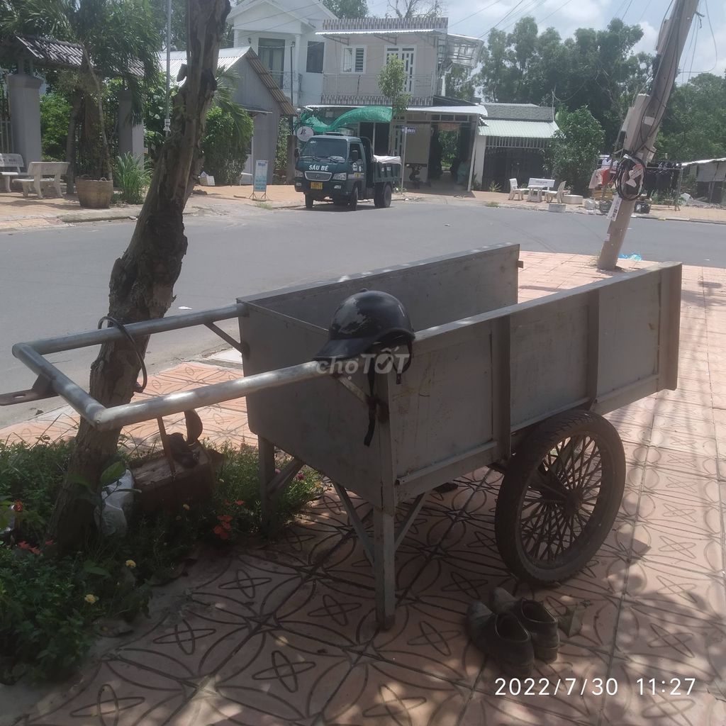 Bán xe kéo, sắt dày, bền đẹp. Tặng kèm xe máy. Mua bán Phương tiện khác tại Quận Cái Răng Cần Thơ được đăng bởi Trình Đỗ Đăng hình 1
