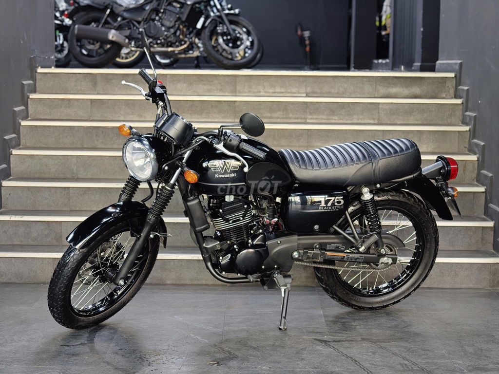 W175 BLACK STYLE MODEL 2023 BIỂN HÀ NỘI ODO 3000. Mua bán Xe máy tại Quận Tây Hồ Hà Nội được đăng bởi Tu Phamanh hình 2