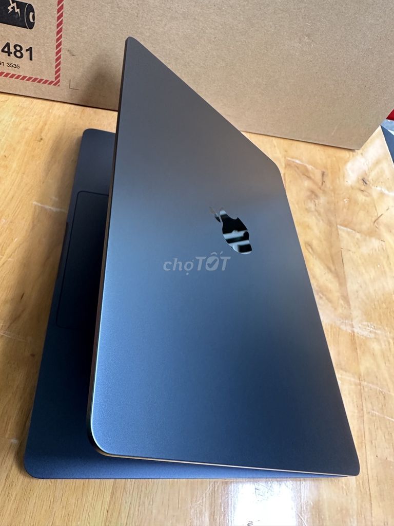Apple Macbook Air M2 8GB/256GB Midnight. Mua bán Laptop tại Thành phố Dĩ An Bình Dương được đăng bởi Phúc Nguyễn hình 1