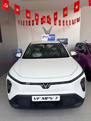 Xe ô tô điện VinFast VF MPV7 Trắng Mới
