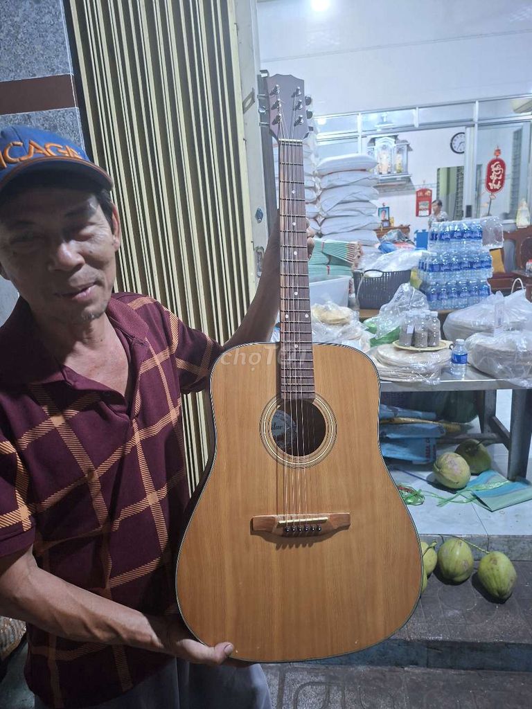 Đàn Guitar Gỗ Nâu Mới. Mua bán Nhạc cụ tại Huyện Giồng Trôm Bến Tre được đăng bởi Gia Khiêm  hình 1