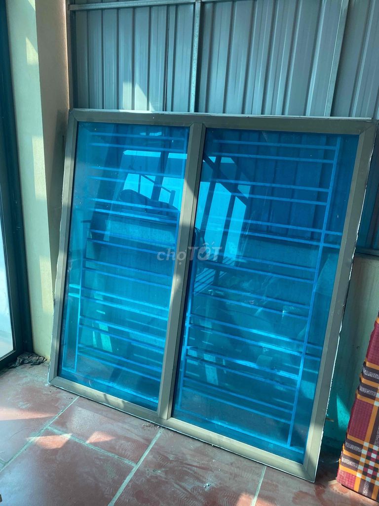 thanh lý 3 bộ cửa sổ và 1 bộ cửa ra vào. Mua bán Nội thất, đồ gia dụng khác tại Thành phố Vĩnh Yên Vĩnh Phúc được đăng bởi TIẾN hình 1