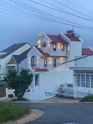 BÁN NHANH NHÀ MỚI 2 MẶT TIỀN KQH NGÔ QUYỀN. Mua bán nhà ở tại Thành phố Đà Lạt Lâm Đồng được đăng bởi Trần Văn Hải