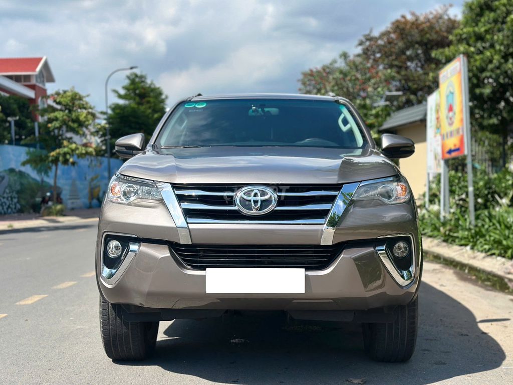Toyota Fortuner 2020 số tự động máy dầu. Mua bán Ô tô tại Quận 12 Tp Hồ Chí Minh được đăng bởi Thu 381 hình 1