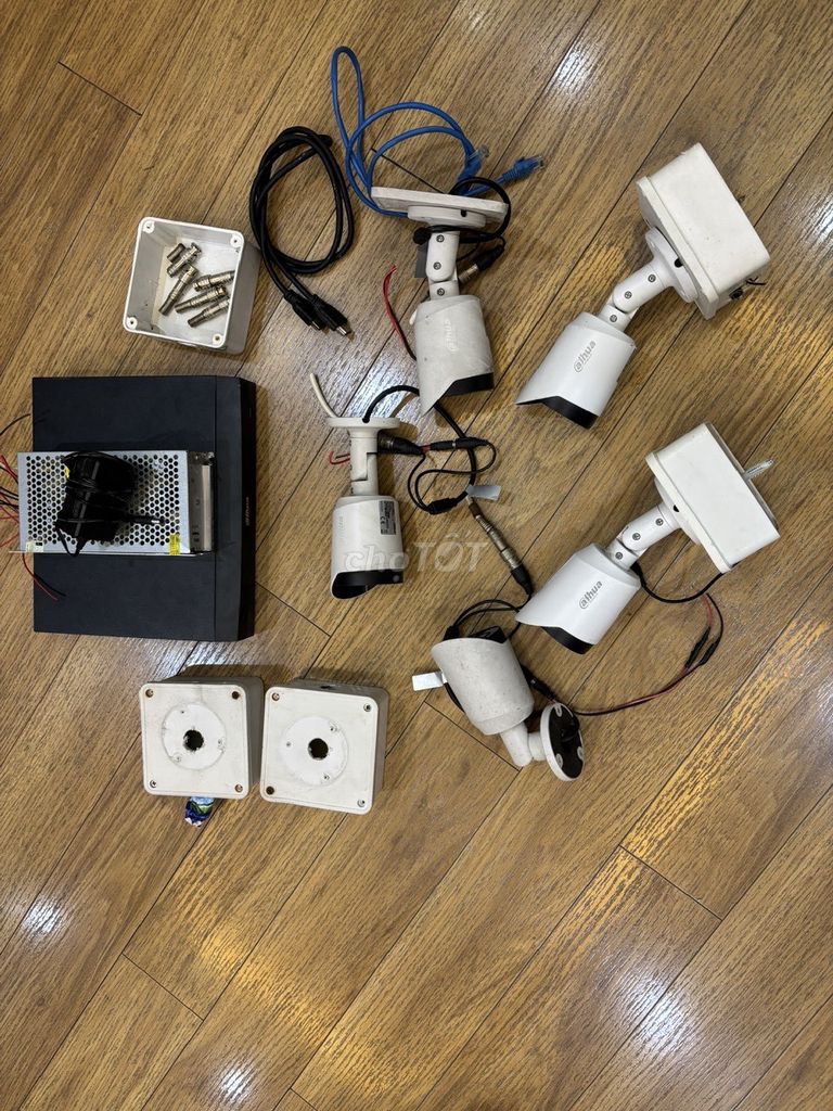 Bộ camera AIhua XVR5108HS-I3. Mua bán Máy ảnh, Máy quay tại Quận Hai Bà Trưng Hà Nội được đăng bởi LÊ KIÊN  hình 1