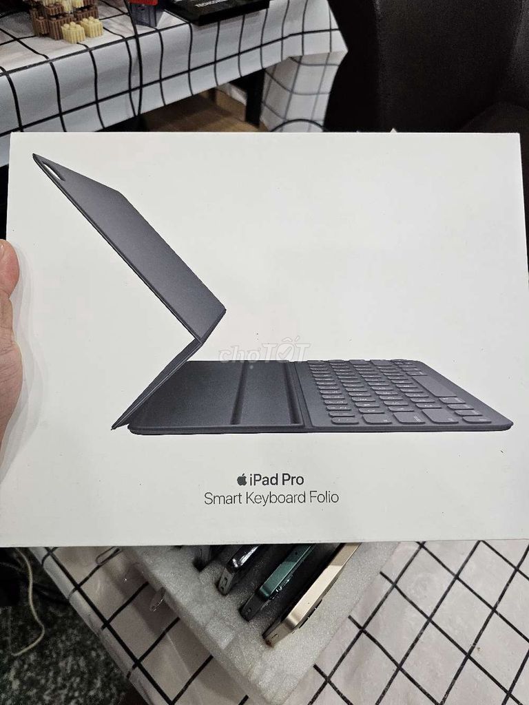 Bàn phím Apple Smart Keyboard Folio 12.9" FBOX KEN. Mua bán Phụ kiện (Màn hình, Chuột...) tại Quận Tân Phú Tp Hồ Chí Minh được đăng bởi Ngô Minh Mobile  hình 1