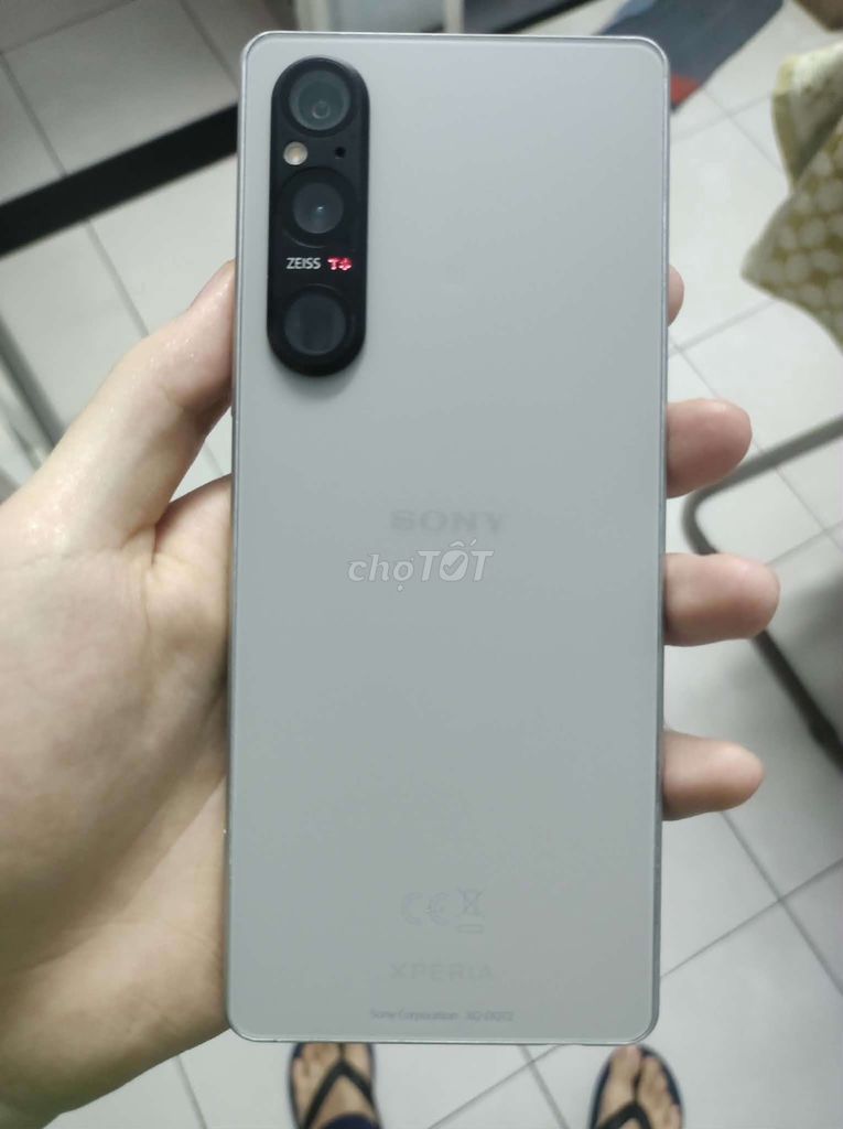 Sony Xperia 1 mark 5 quốc tế màu bạc có bớt. Mua bán Điện thoại tại Quận 8 Tp Hồ Chí Minh được đăng bởi Châu Phúc Vong hình 1