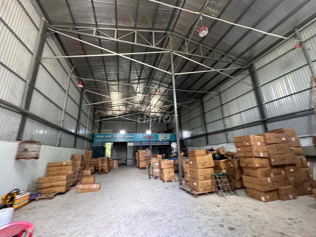 💥Cho thuê kho mt gần khu fpt , hoa! Đường co tainer 💥Dt 280m dtsd 310m