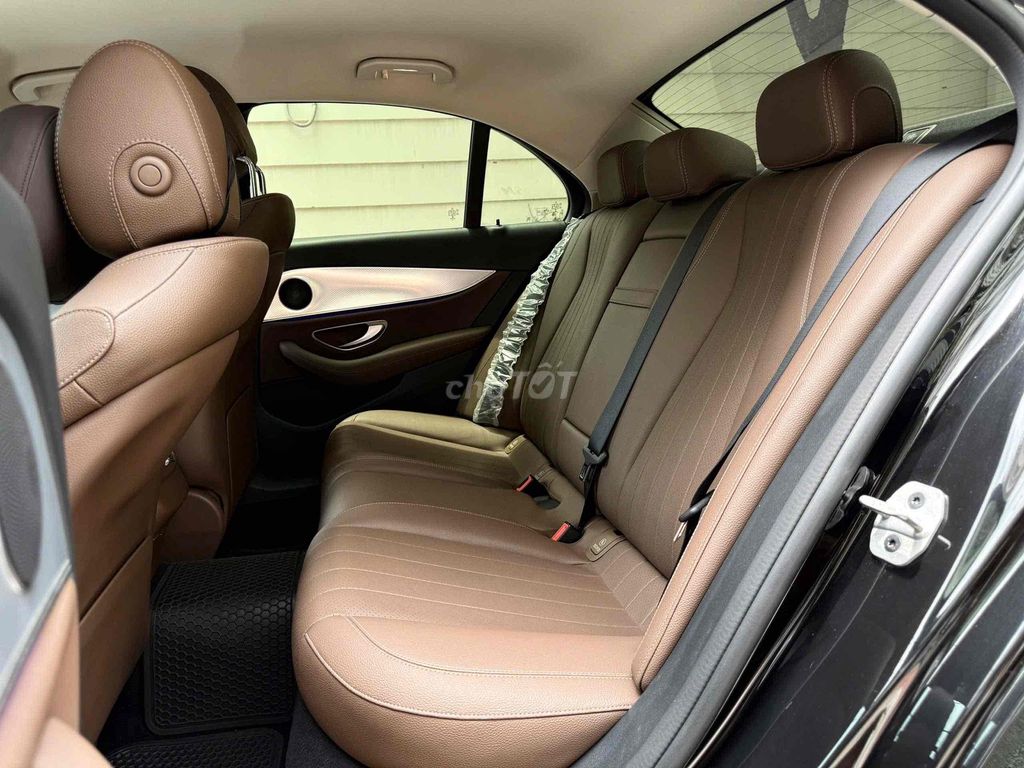 Mercedes Benz E180 model 2022 1 chủ. Mua bán Ô tô tại Quận 8 Tp Hồ Chí Minh được đăng bởi Khoa nguyễn hình 10