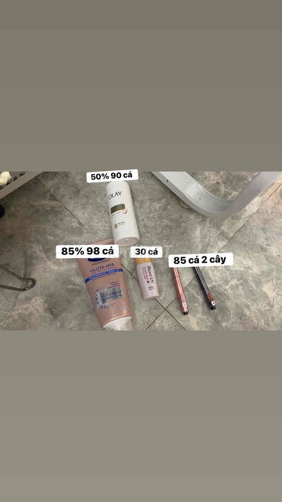 Son môi AZTK Nữ Đã dùng vài lần. Mua bán Phụ kiện thời trang khác tại Huyện Ninh Giang Hải Dương được đăng bởi Bảo  Ngọc hình 1