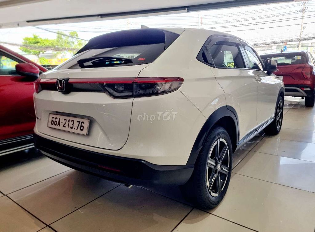 Honda HRV G Sensing 2023, odo 3v8km, hỗ trợ góp.. Mua bán Ô tô tại Thành phố Thủ Đức Tp Hồ Chí Minh được đăng bởi Đức Hưng Siêu thị ô tô Thủ Đức hình 5