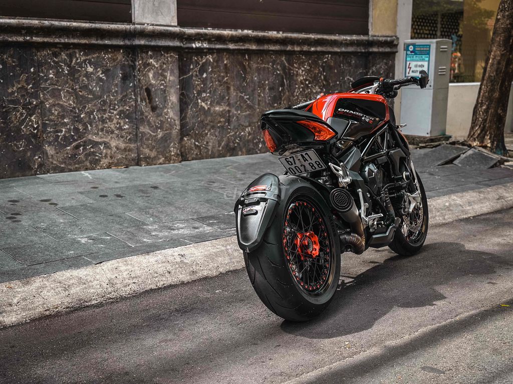 MV Agusta Dragster RR Đỏ đen. Mua bán Xe máy tại Quận Tân Bình Tp Hồ Chí Minh được đăng bởi LÝ TẠ KIM LONG hình 5