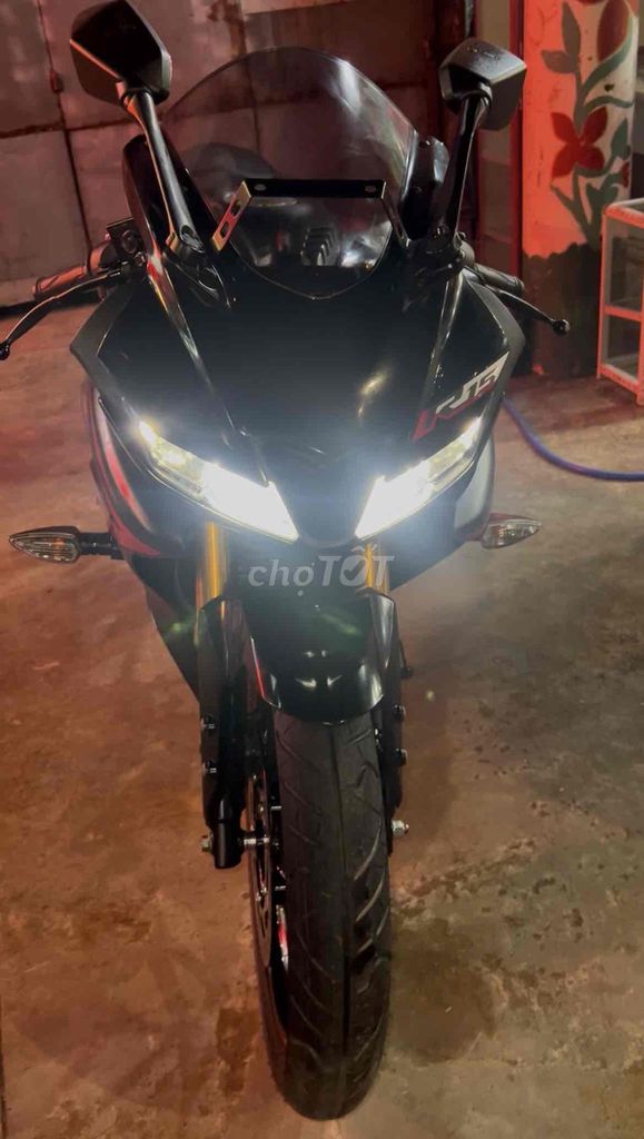 R15 xe siêu cọp, zin nguyên bản, odo chuẩn 9800km. Mua bán Xe máy tại Thị xã Tân Uyên Bình Dương được đăng bởi Maria Ngọcc hình 2