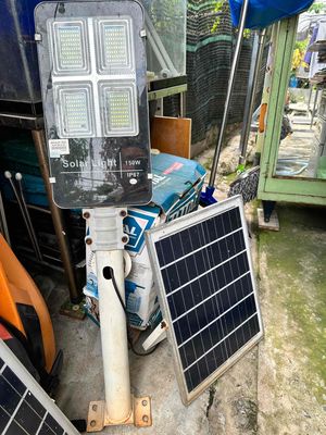 Thanh lý đèn năng lượng mặt trời 150W Solar Light